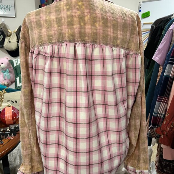 POL Pink & Taupe Mixed Plaid Button Down – Size L - Picture 7 of 7